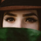 Auto-maquillage : 5 gestes simples pour un teint parfait en toutes circonstances